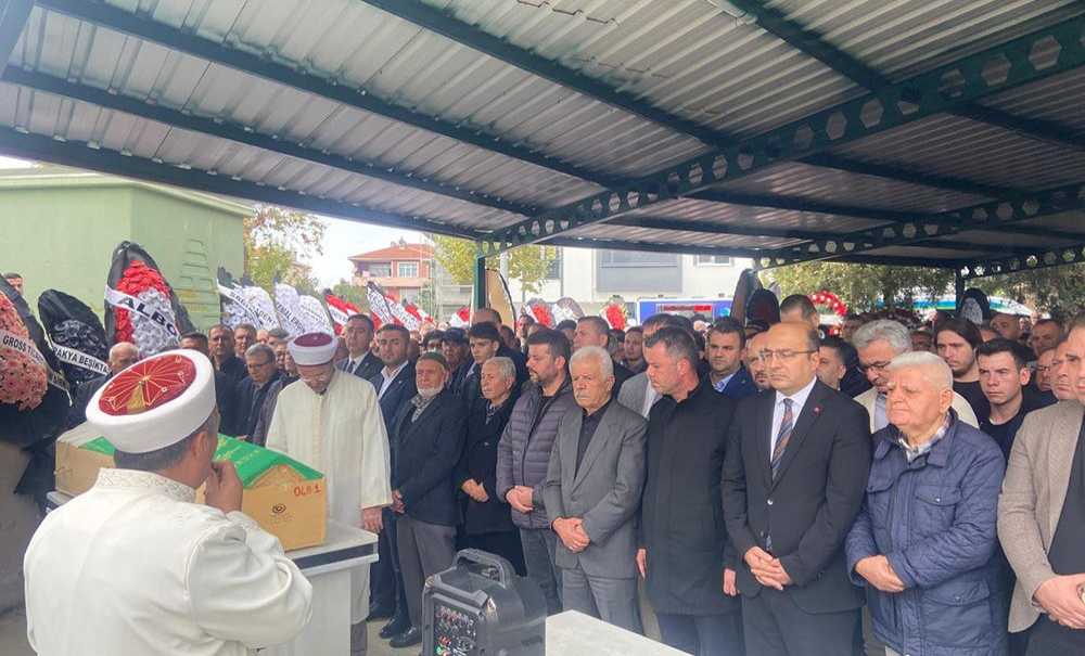 Başkan Sarıkurt'un Annesi Toprağa Verildi