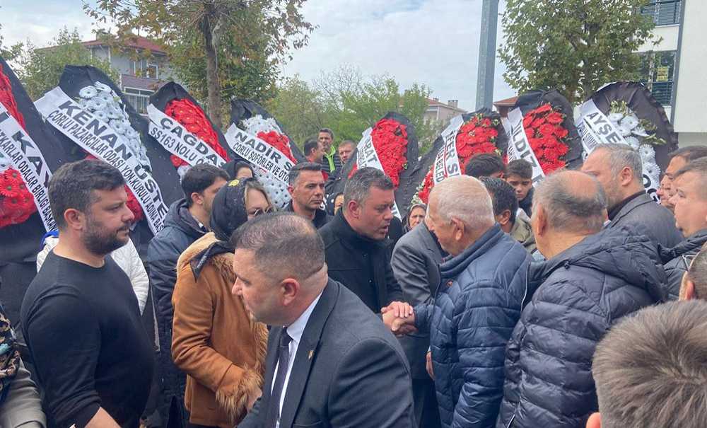 Başkan Sarıkurt'un Annesi Toprağa Verildi