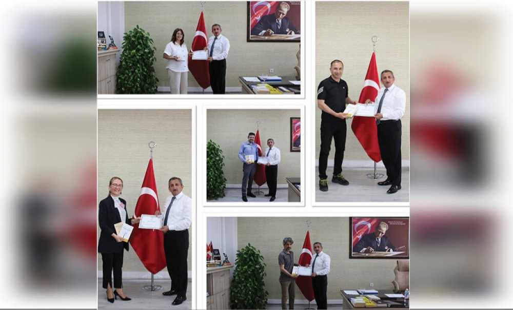 Başöğretmenlik Belgeleri Verildi