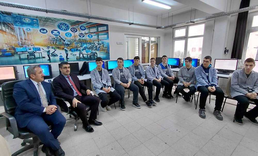 Bayraktar Belgeseli Çorlu'da Öğrencilerle Buluştu