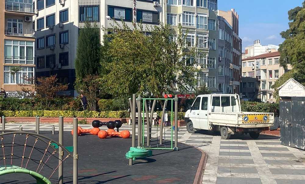 Belediye Ekipleri Parkı Dip Bucak Temizledi