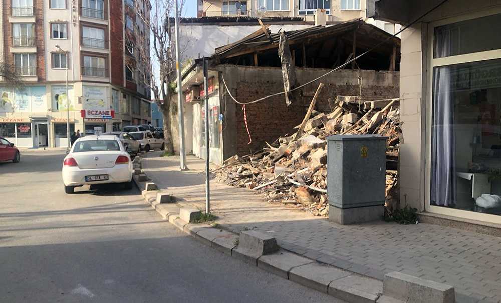 Belediye Metruk Binayı Sonunda Yıkıldı