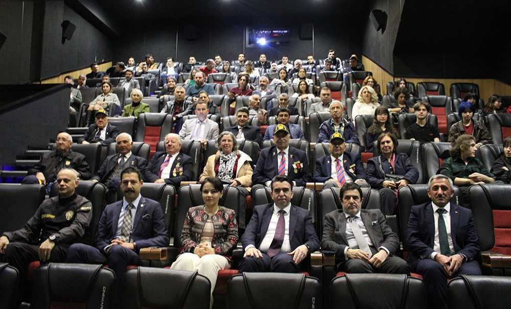 Belgesel Gösterimi Ve Fotoğraf Sergisine İlgi Yoğundu