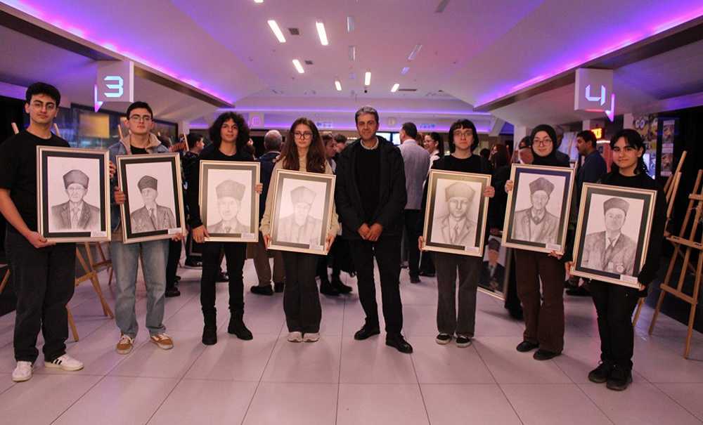 Belgesel Gösterimi Ve Fotoğraf Sergisine İlgi Yoğundu