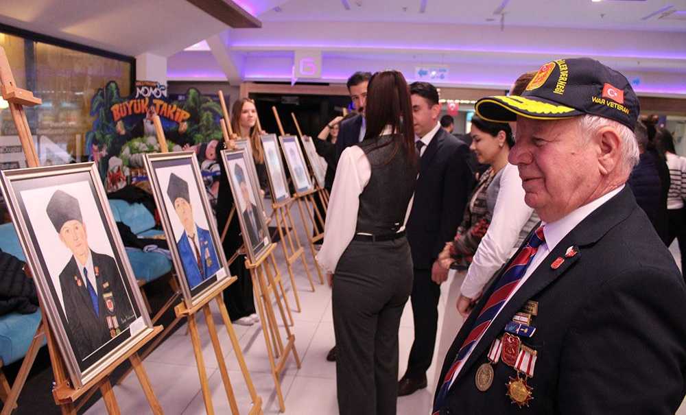 Belgesel Gösterimi Ve Fotoğraf Sergisine İlgi Yoğundu