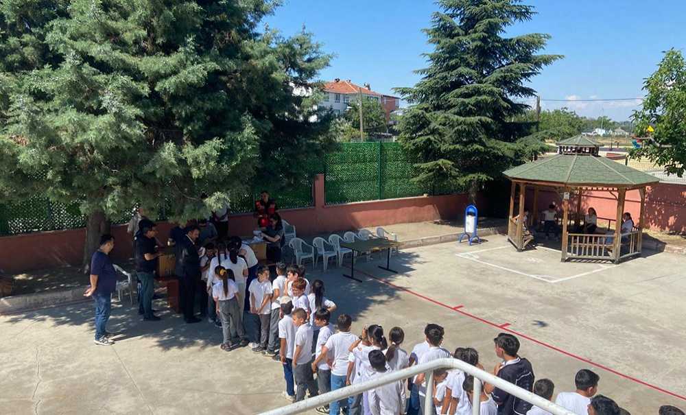 Beşiktaş Kulübü Çocukların Yüzünü Güldürdü