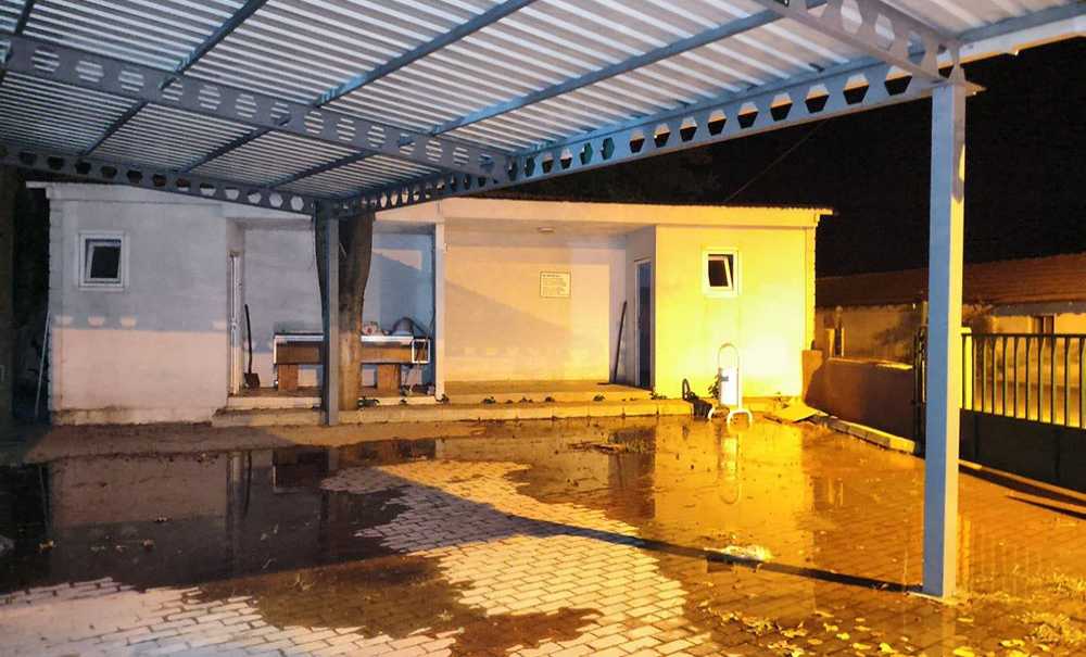 Bir Hatadır Su Boşa Akıyor