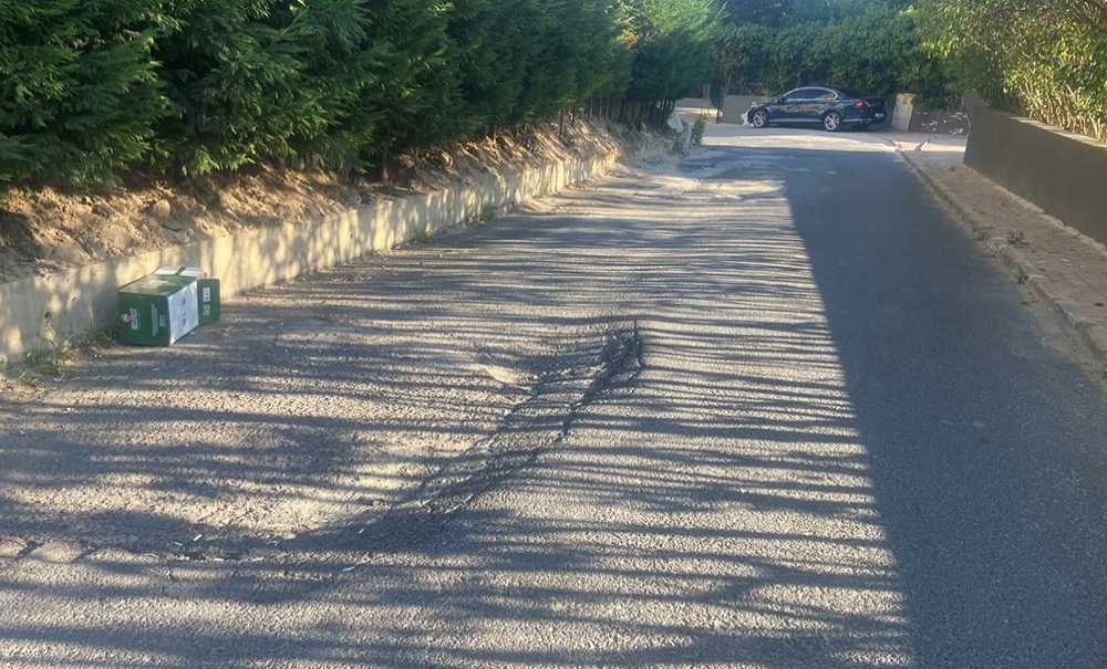Bozuk Yollar Tepki̇ Çeki̇yor