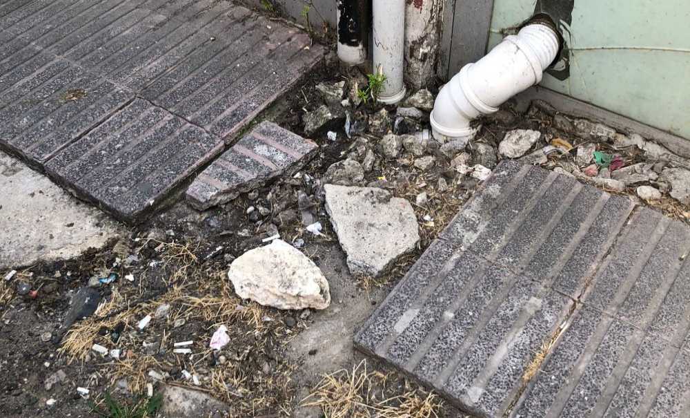 Bu Kaldırımda Yürümek Cesaret İster