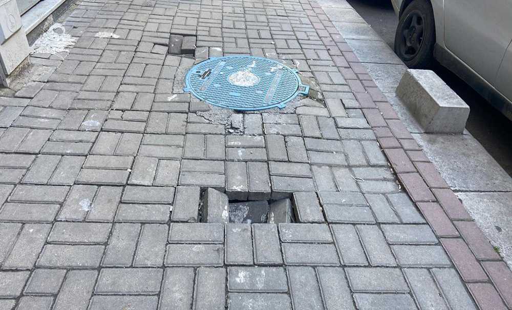 Bu Kaldırımlar Tehlike Saçıyor