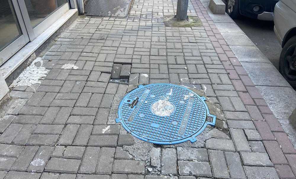 Bu Kaldırımlar Tehlike Saçıyor