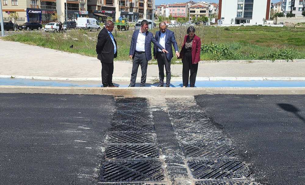 Bülent Ecevit Bulvarı'nda Asfalt Çalışması Yapıldı