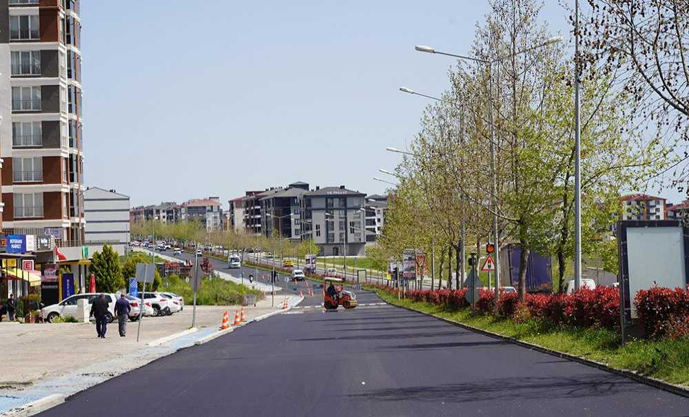 Bülent Ecevit Bulvarı'nda Asfalt Çalışması Yapıldı