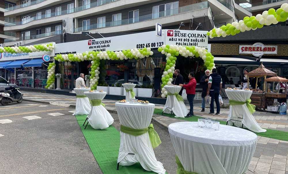 Buse Çolpan Di̇ş Poli̇kli̇ni̇ği̇ Açildi