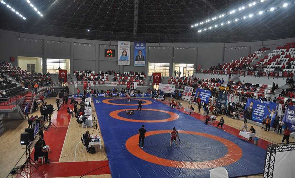 Büyük Salonda Büyük Turnuva