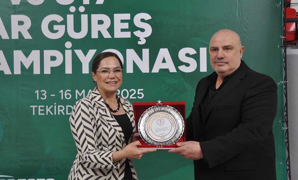 Büyük Salonda Büyük Turnuva