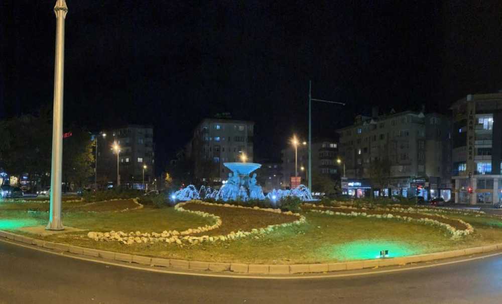 Büyükşehir Aydınlatmalarını Da Yaptı