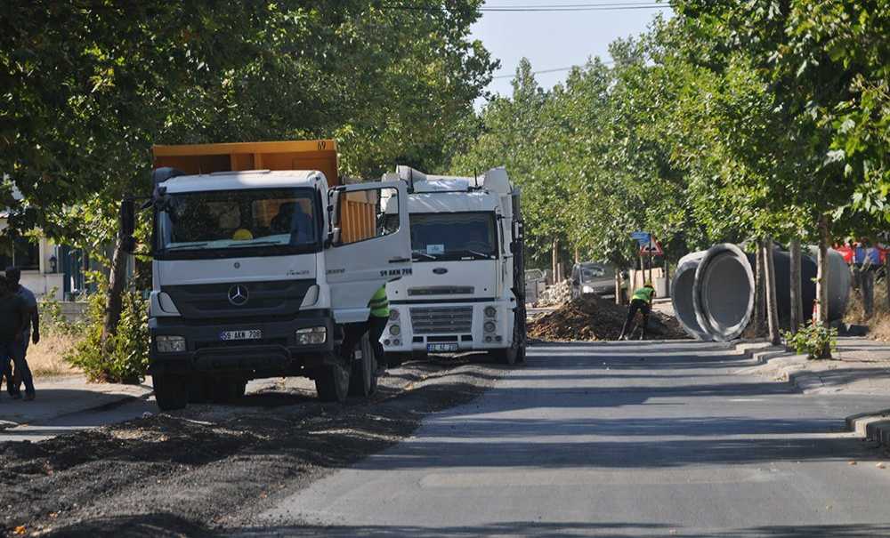Büyükşehir Yağmur Suyu Hattı İçin Sokakları Kazıyor