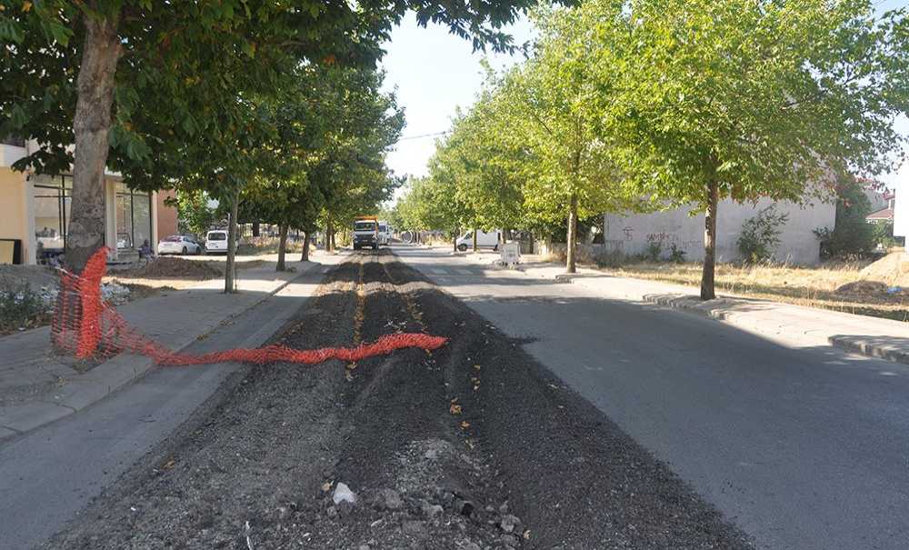 Büyükşehir Yağmur Suyu Hattı İçin Sokakları Kazıyor