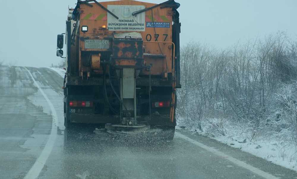 Büyükşehir'den Kar Mesaisi