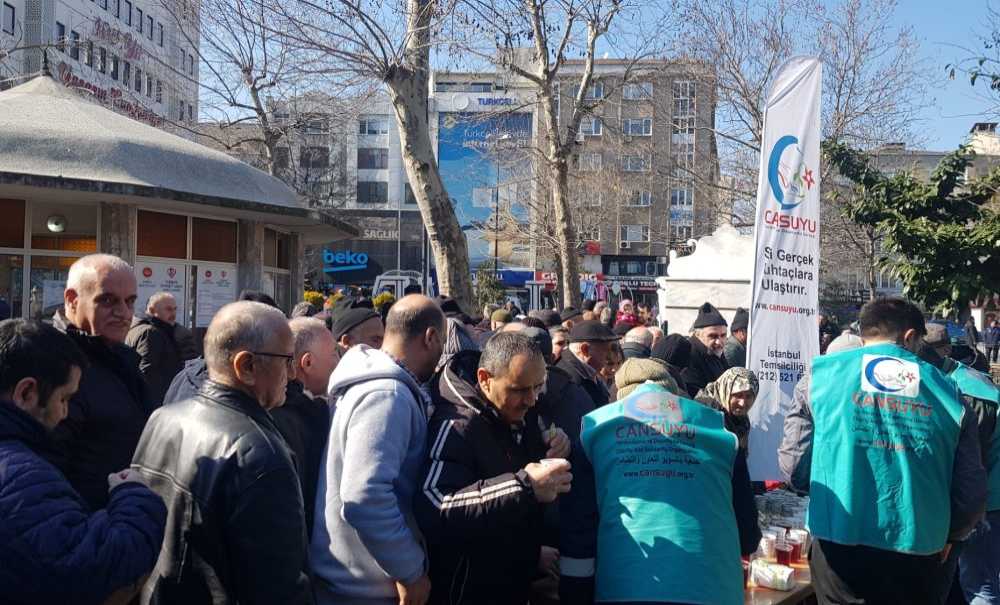 Cansuyu Derneği İkramlarda Bulundu