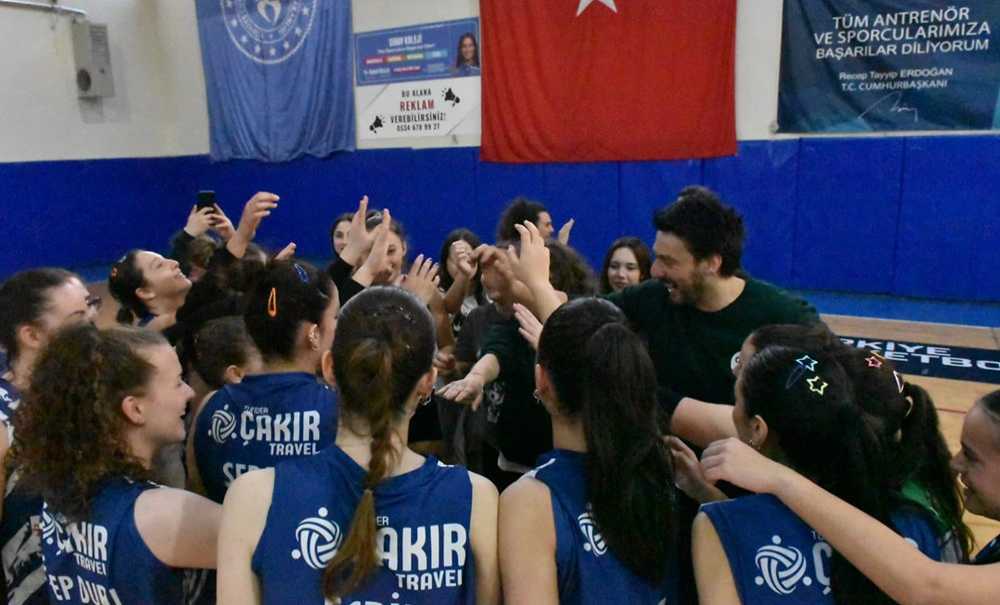 Çbsk Kızları Yarı Finalde