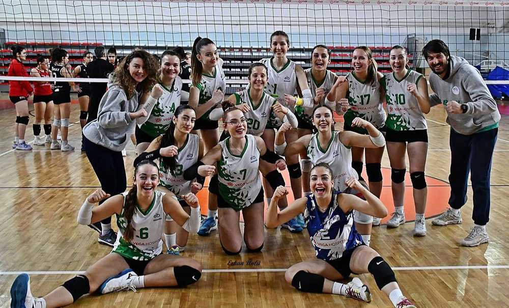 Çbsk Voleybol Takımı Ligi 4'Üncü Bitirdi