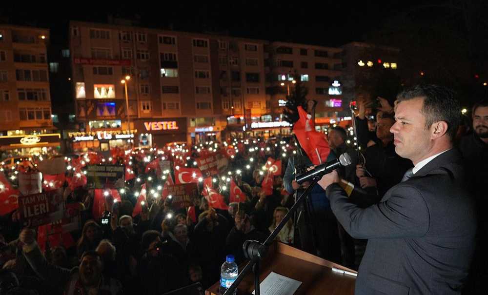 Ceketi Çıkarıp, Kolları Sıvadı