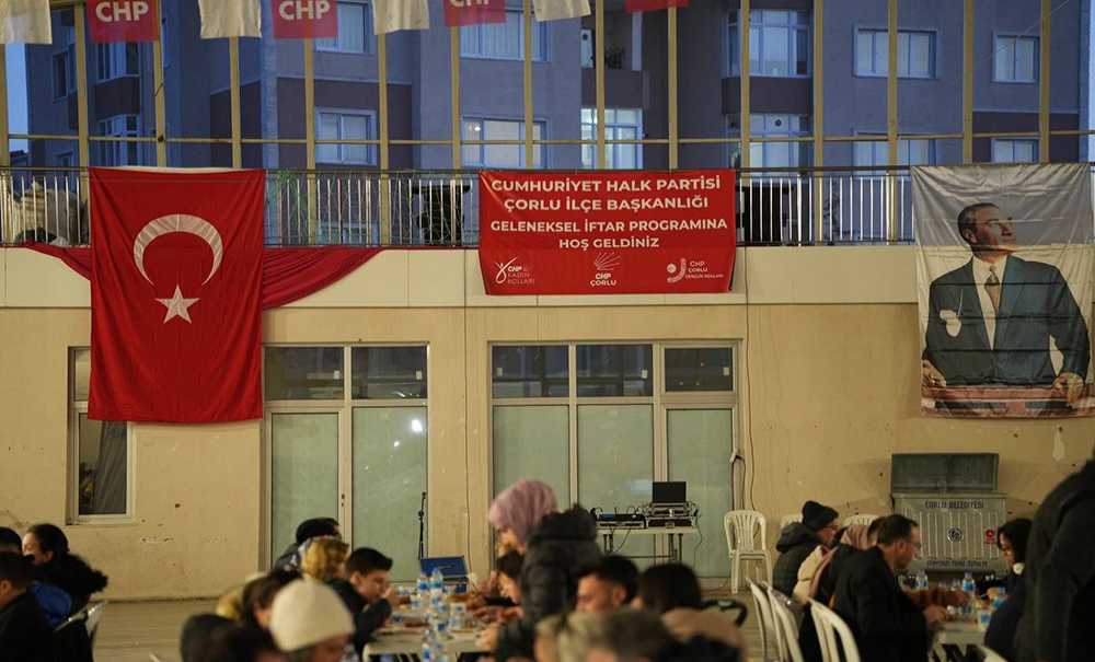 Chp İftar Programı Düzenledi
