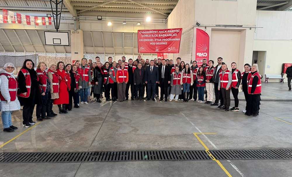 Chp İftar Programı Düzenledi