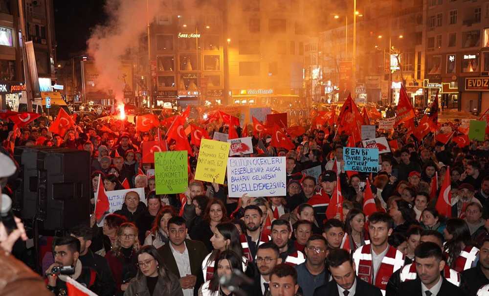 Chp Yine Atatürk Meydanı'nda