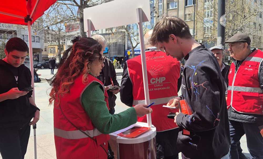 Chp Yine Üyelik Standı Açtı