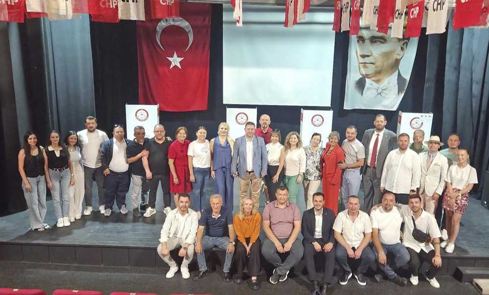 Chp'de Yönetim Son Gece Netleşecek!