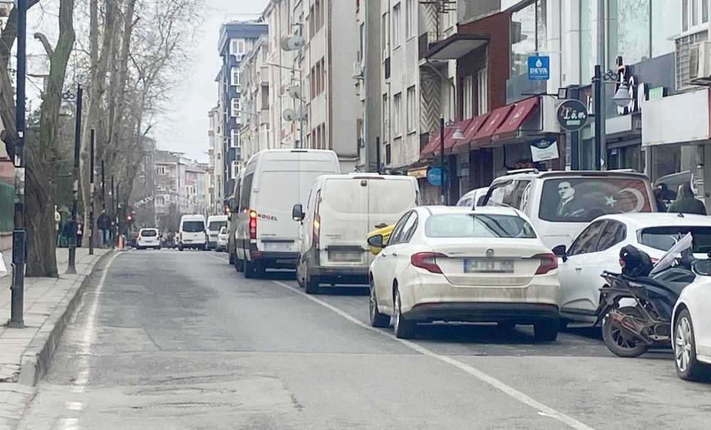 Çift Sıralı Parklanma Trafiği Olumsuz Etkiliyor