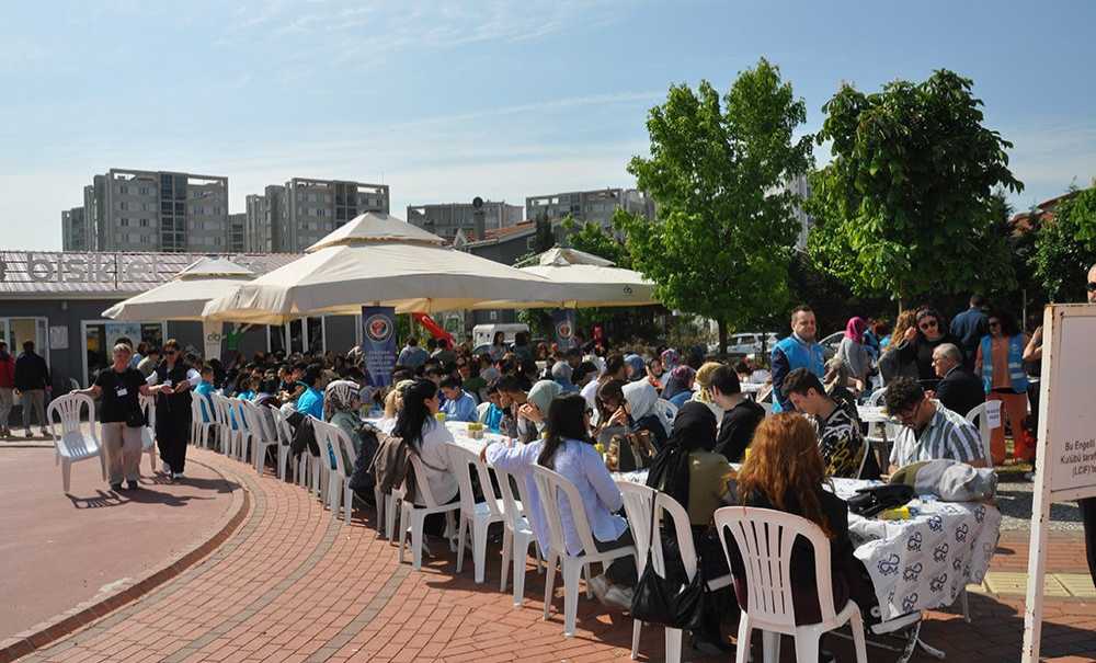 Çocuk Şenliğinde Renkli Görüntüler Oluştu