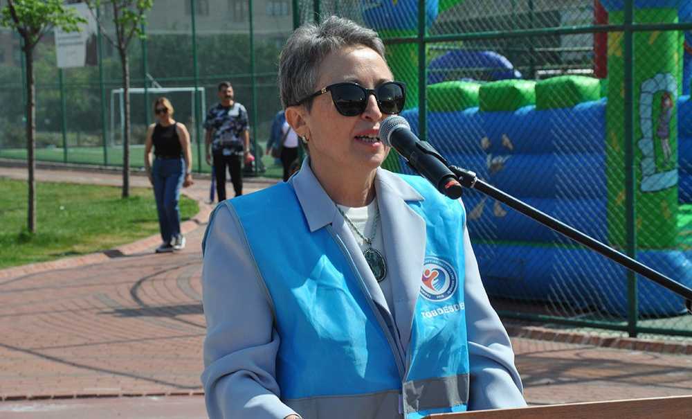 Çocuk Şenliğinde Renkli Görüntüler Oluştu