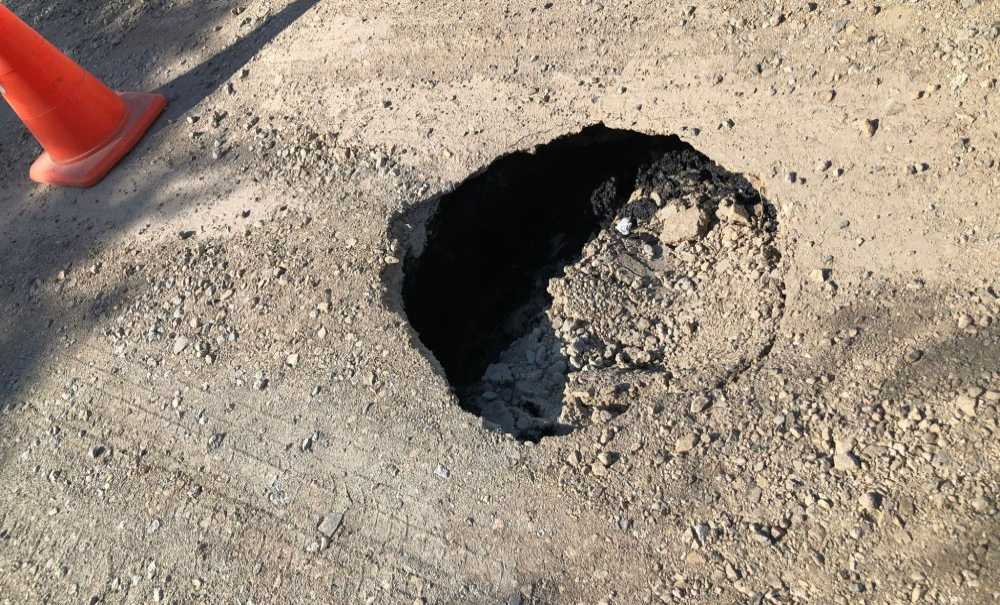 Çöken Yol Tehli̇ke Yaratiyor!