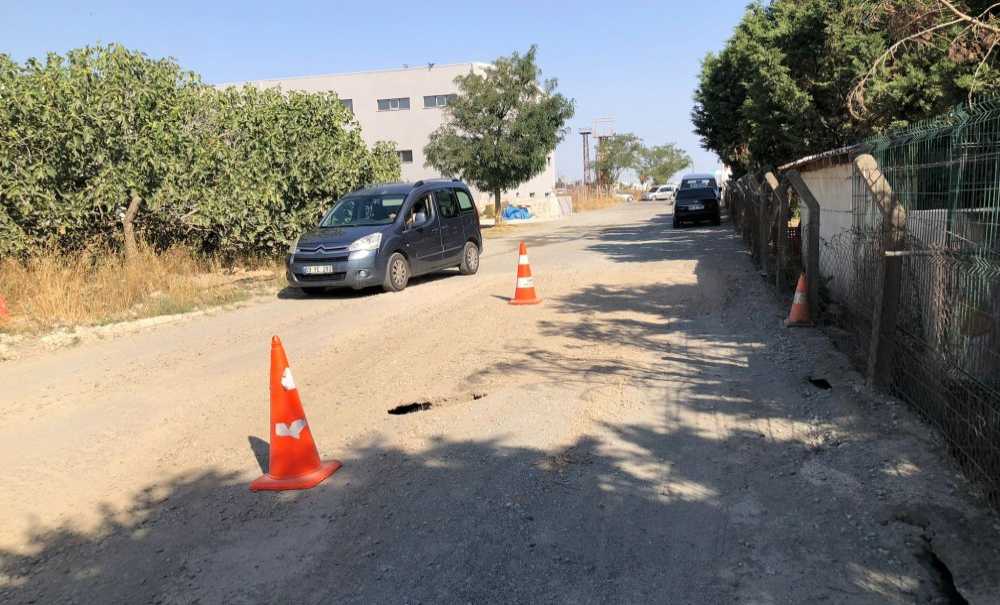 Çöken Yol Tehli̇ke Yaratiyor!