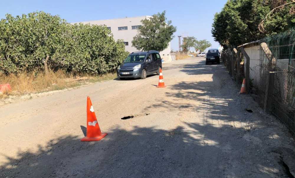 Çöken Yol Tehli̇ke Yaratiyor!