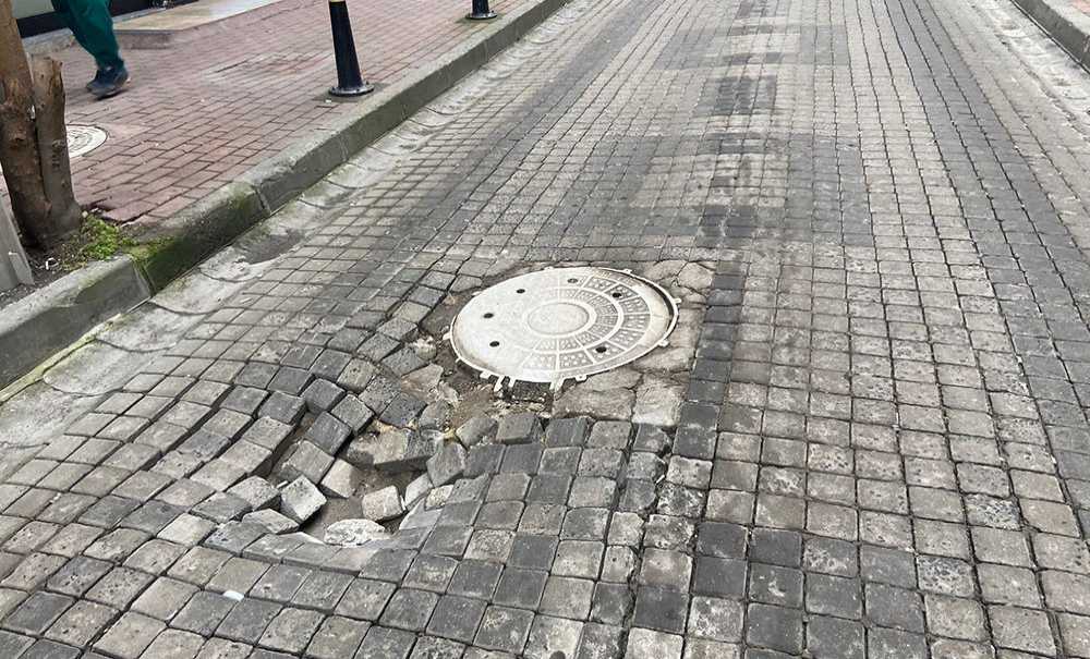 Çöken Yollar Tepki Çekiyor