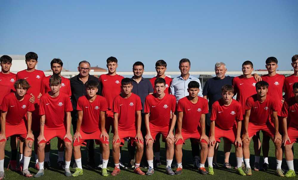 Çorlu Belediye Başkanı Sarıkurt'tan Çbfk U-17'Ye Moral Ziyareti