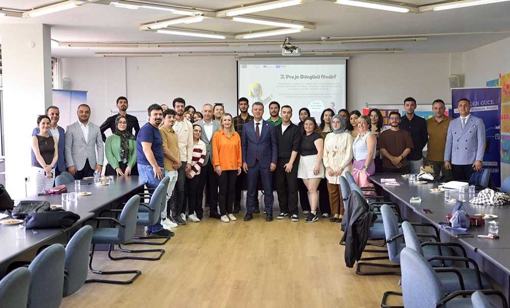 Çorlu Belediyesi Gençlerin Yanında