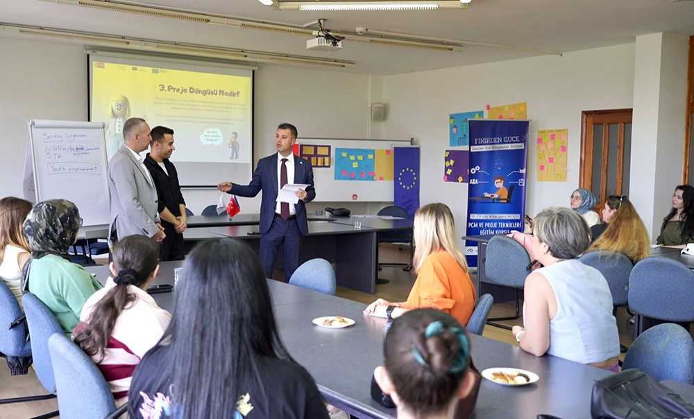 Çorlu Belediyesi Gençlerin Yanında