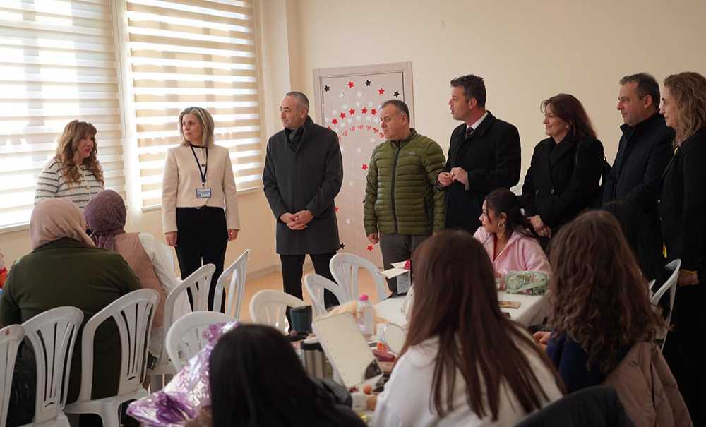 Çorlu Belediyesi Kadınlara Mesleki Eğitim Desteği Veriyor