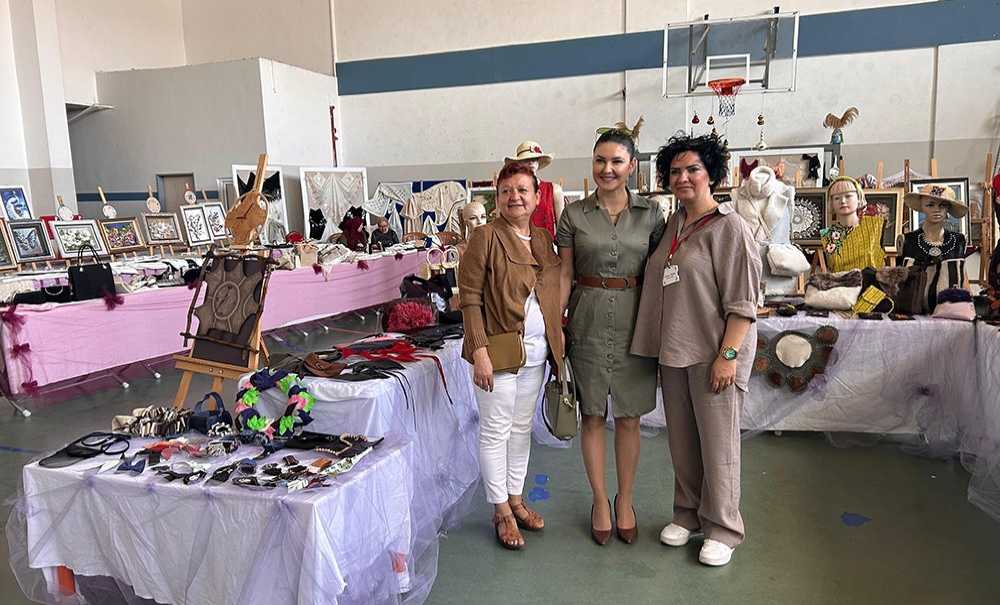 Çorlu Kent Konseyi Başkanı Esra Yüksel'den “Her Desen Bir Dünya” Sergisine Ziyaret