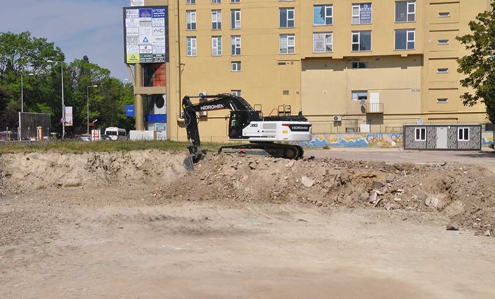 Çorlu Ortaokulu'nun Da Temeli Kazılıyor