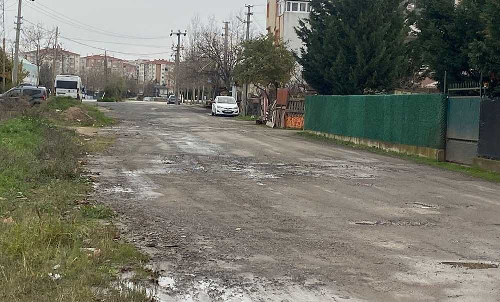 Çorlu Sokaklari Çamura Çukura Tesli̇m