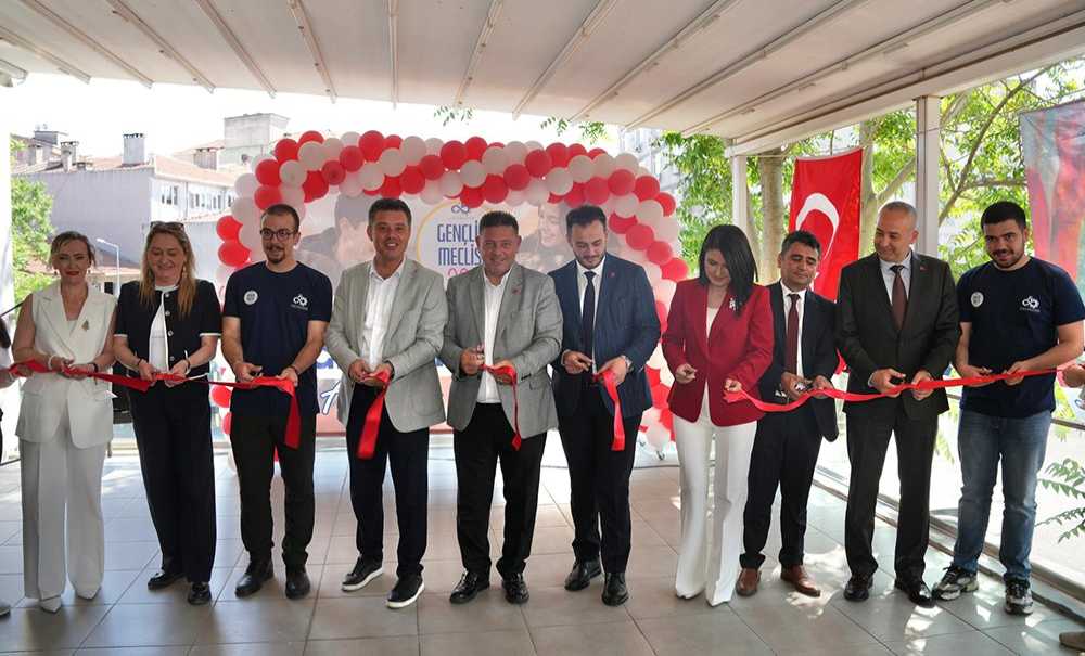 Çorlu'da Gençlik Merkezi Açılışı Gerçekleştirildi