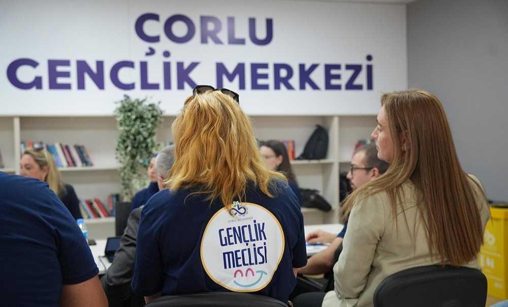 Çorlu'da Gençlik Merkezi Açılışı Gerçekleştirildi