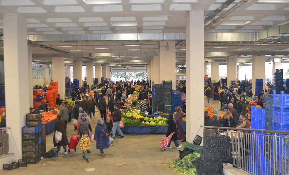 Çorlu'da Haftalık Bin Ton Yaş Sebze Meyve Satılıyor